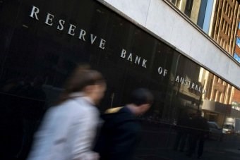 Consumer confidence rises on rate fall expectations